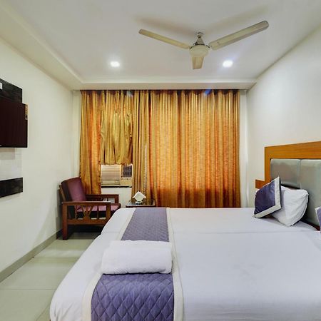 Hotel New Sarovar Grand Panvel Exteriör bild
