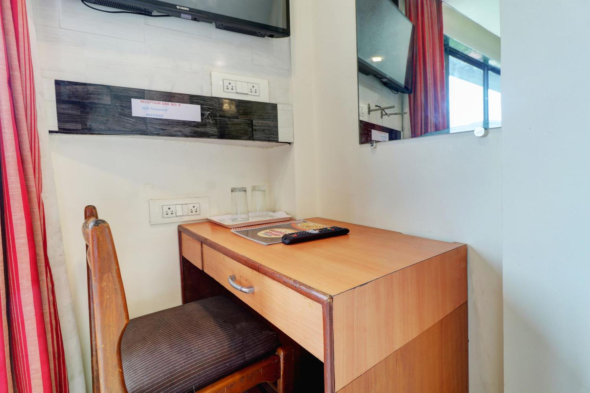 Hotel New Sarovar Grand Panvel Exteriör bild