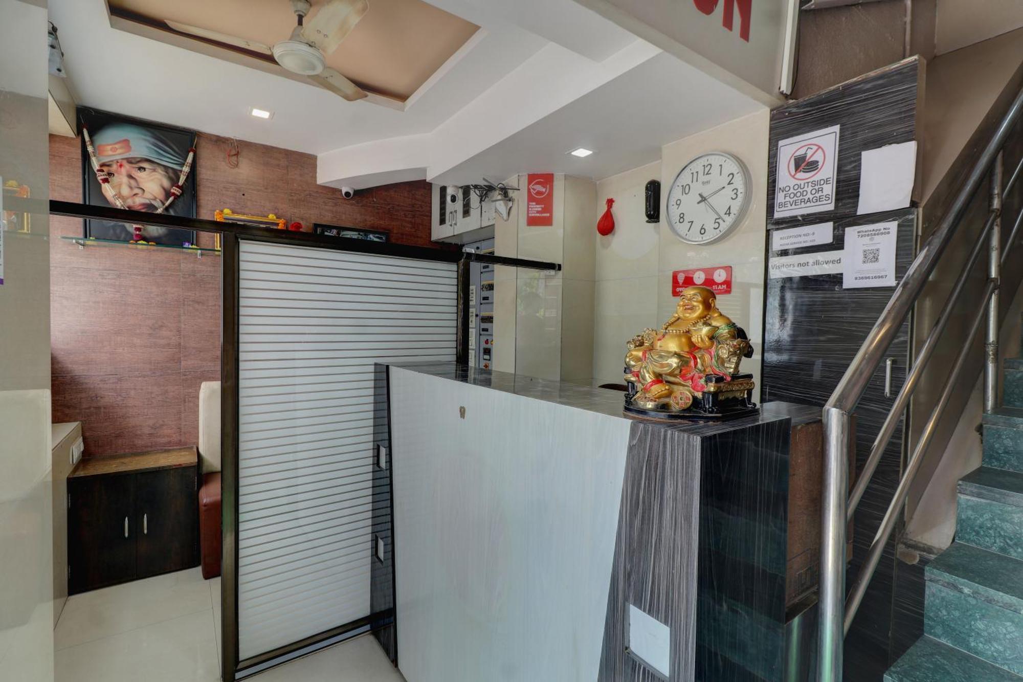 Hotel New Sarovar Grand Panvel Exteriör bild